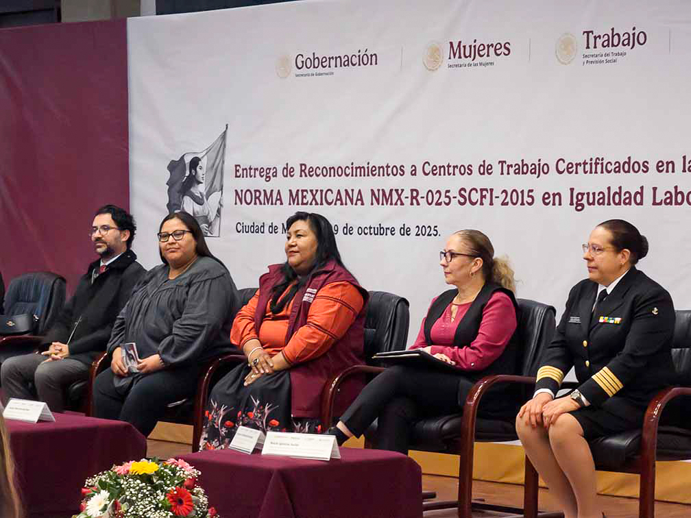 Portada: Entrega de reconocimientos de la Norma Mexicana 025